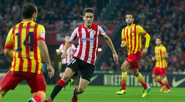 Ander Herrera hy sinh tiền lương để tới Man United