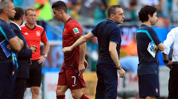 HLV tuyển Bồ Đào Nha lý giải việc “ép” Ronaldo ra sân tại World Cup