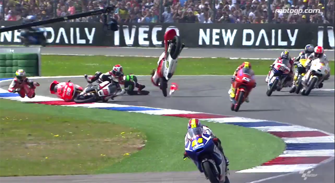 Video đua xe MotoGP 2014: Những cú ngã kinh hoàng chặng Assen (Hà Lan)