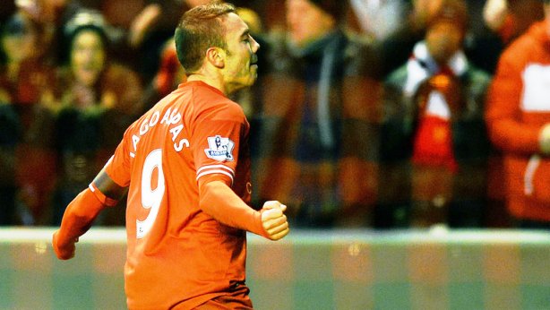Liverpool cho Sevilla mượn Iago Aspas