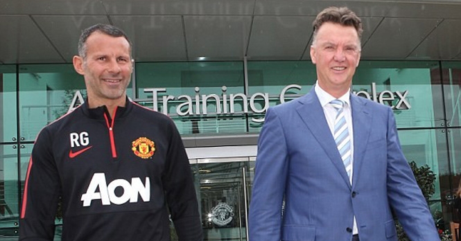 Những hình ảnh đầu tiên của Van Gaal ở Man Utd