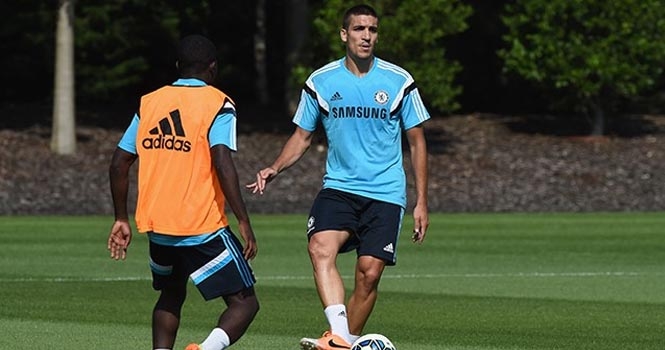 Chelsea giữ chân thành công Oriol Romeu thêm 3 năm