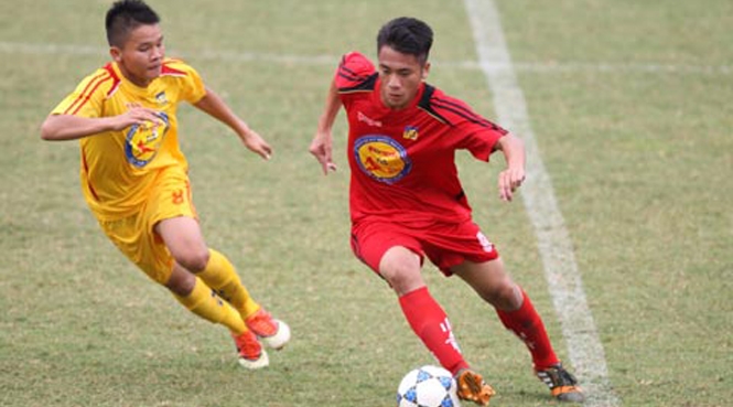 VIDEO: U17 PVF 1-1 U17 Hà Nội T&T: Quang Hải lập siêu phẩm