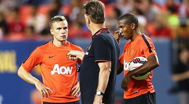 Cleverley: Tôi là mẫu người dành cho Van Gaal!