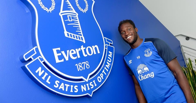 Romelu Lukaku cập bến Everton với giá 28 triệu bảng
