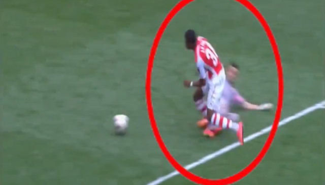 VIDEO: Arsenal mất trắng 1 quả pen