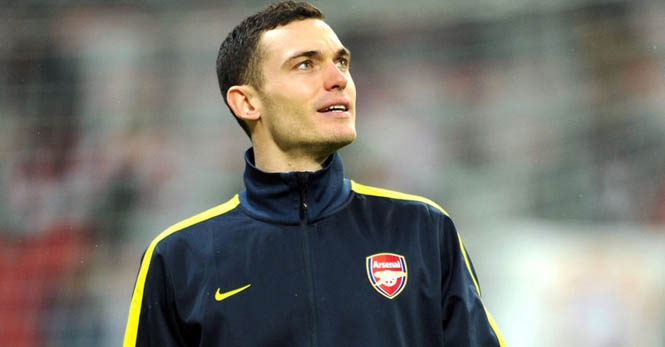 Thomas Vermaelen chưa biết nên chọn Man Utd hay Barca