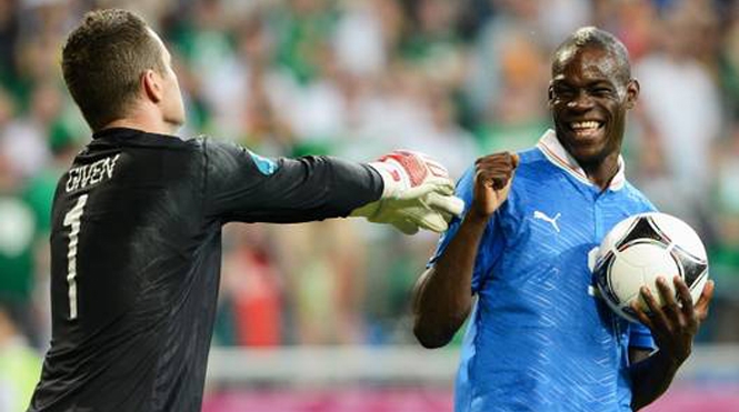 VIDEO: Chúc mừng sinh nhật 'ngựa chứng' Mario Balotelli