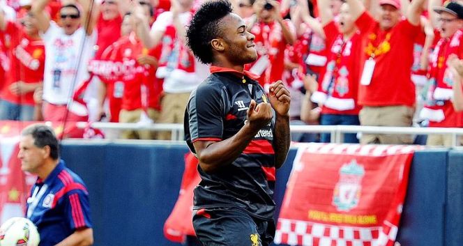 Sterling có tố chất của Messi