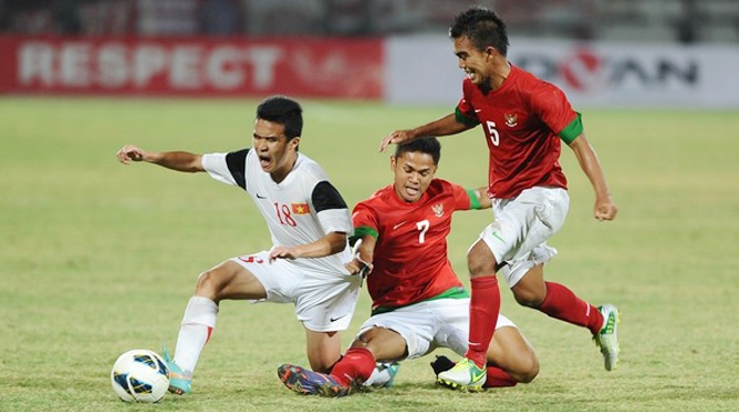 VIDEO: Xem lại lối đá bạo lực của U19 Indonesia với U19 Việt Nam