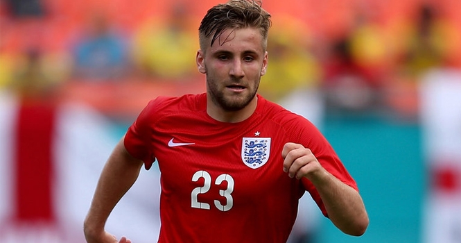 Man Utd mất hậu vệ Luke Shaw một tháng