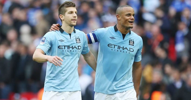Arsenal và Man City đạt được thỏa mua bán trung vệ