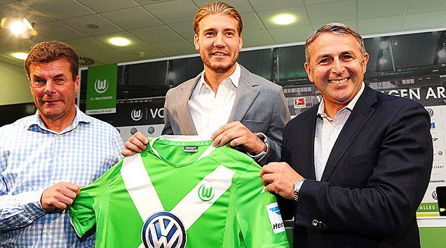 Ozil nhắn nhủ Nicklas Bendtner đừng ngu ngốc nữa