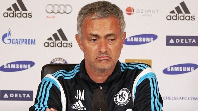 Mourinho châm chọc Wenger và Pellegrini