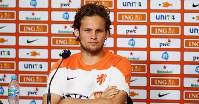 Daley Blind lại bóng gió khả năng gia nhập Man United