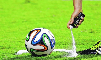 Sau Premier League, đến lượt La Liga dùng sơn tự hủy