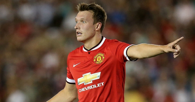 Phil Jones ‘lên hương’ với hợp đồng mới