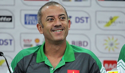 HLV Graechen nói gì về thông tin U19 Việt Nam sẽ đá ở V-League?