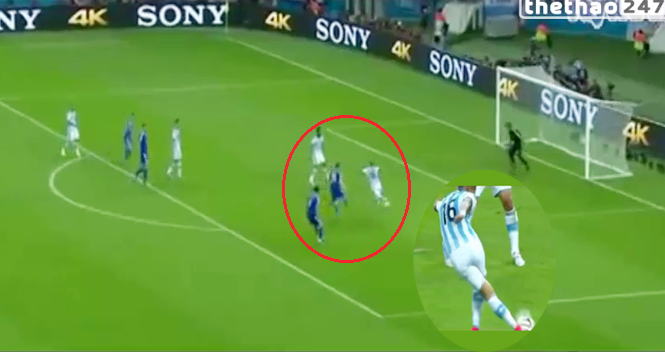 VIDEO: Tân binh MU ngẫu hứng phá bóng theo phong cách rabona