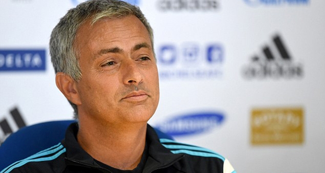 Mourinho sẽ trực tiếp gặp Petr Cech để nói về tương lai