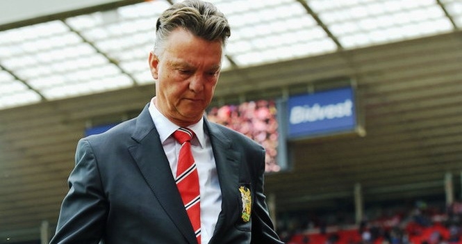 Van Gaal chê cầu thủ MU chuyền bóng tồi