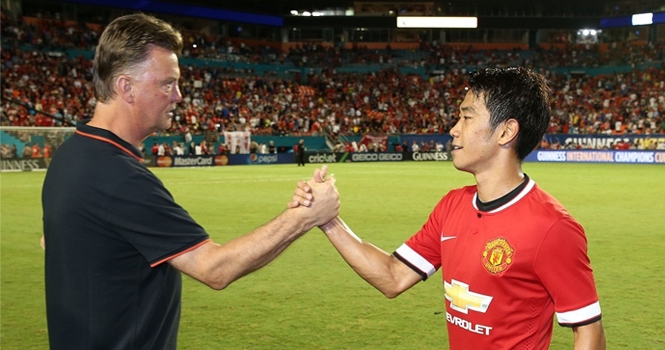 Louis van Gaal giải thích lý do đày ải Kagawa trên ghế dự bị