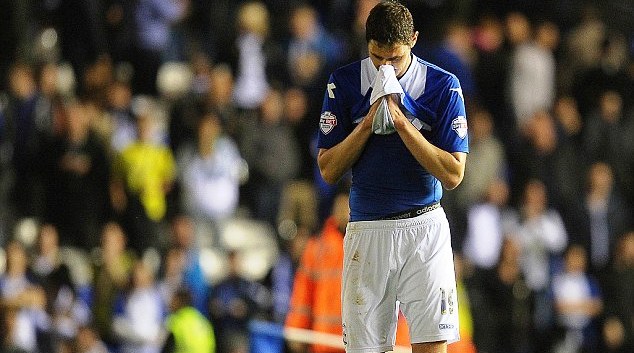 Giroud chấn thương, Arsenal chiêu mộ Zigic