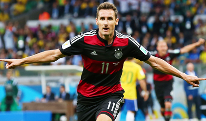 Van Gaal là lý do khiến Miroslav Klose không thể tỏa sáng