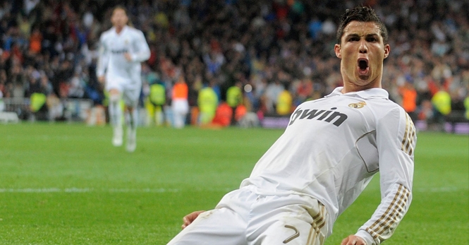 VIDEO: Top 10 siêu phẩm sút xa tuyệt đẹp của Cristiano Ronaldo