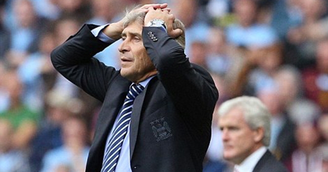 HLV Pellegrini tố trọng tài cướp penalty của Man City