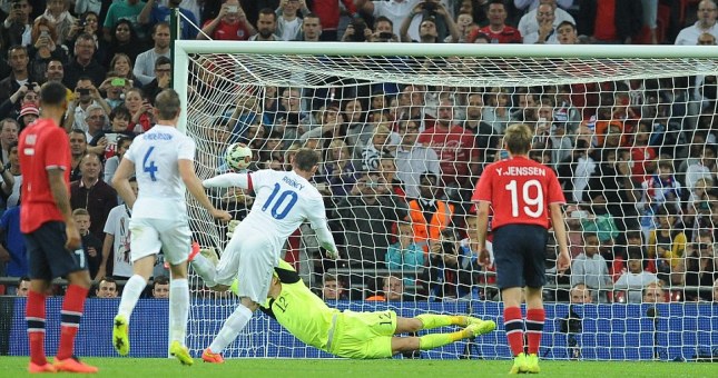Anh 1-0 Na Uy: Rooney ghi bàn, Tam sư vẫn buồn