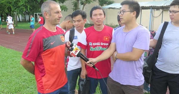HLV Graechen: “Tôi chính là bác sĩ tâm lý của ĐT U19 Việt Nam”