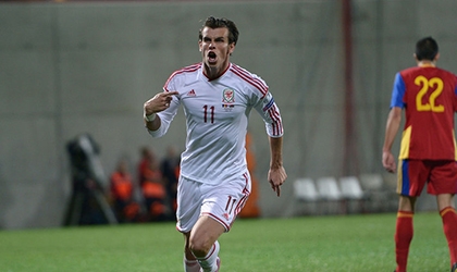 Gareth Bale bắt chước cách ăn mừng của Cris Ronaldo