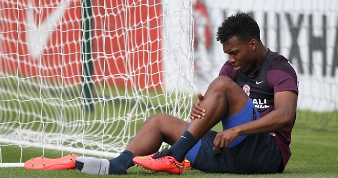 Sturridge phải nghỉ thi đấu 3 tuần