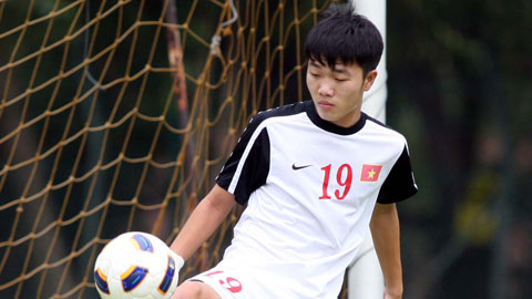 VIDEO: Xuân Trường, nhạc trưởng của tuyến tiền vệ U19 Việt Nam