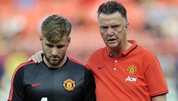 Luke Shaw tiết lộ cách huấn luyện mới lạ của HLV Van Gaal