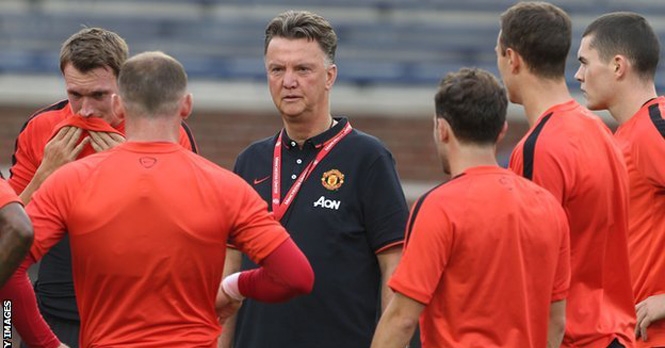 Ruud Gullit thẳng thắn buông lời chỉ trích HLV Van Gaal