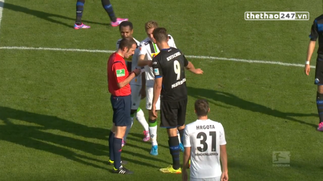 VIDEO: Tình huống fairplay hiếm có ở vòng 6 Bundesliga