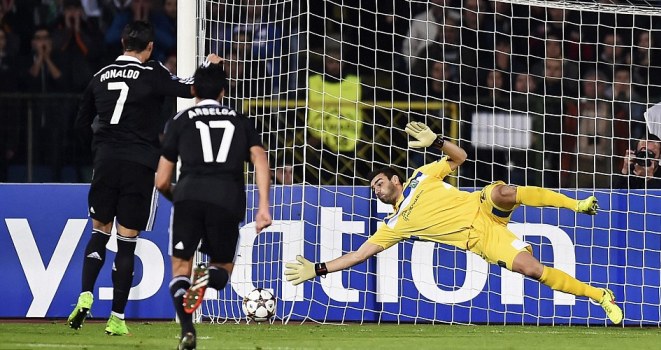 Ludogorets 1-2 Real: Toát mồ hôi hột