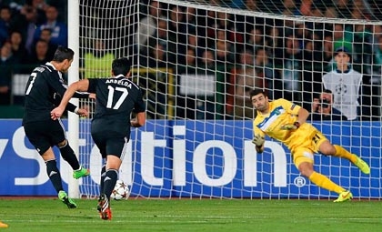Messi là nguyên nhân khiến Ronaldo đá hỏng 11m