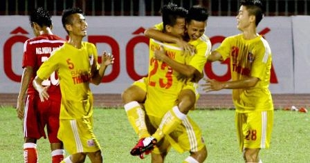Giải U21 Báo Thanh Niên 2014: Hà Nội T&T rộng đường vào bán kết