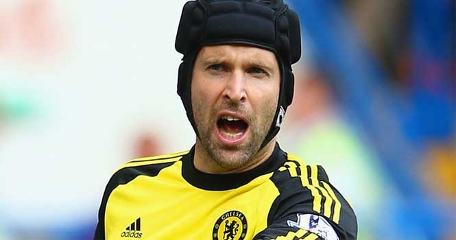 Courtois chấn thương, Petr Cech lại đòi rời Chelsea