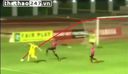 VIDEO: Khoảnh khắc xuất thần mà 'thánh' Bendtner và Di Maria cùng hội tụ trong 1 cầu thủ