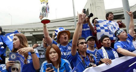 Nhiều CĐV Chelsea đã đặt trước vé xem trận chung kết C1