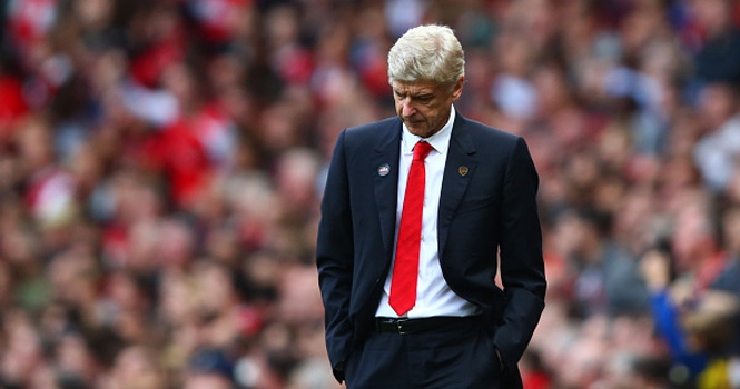 Mất điểm sân nhà, Wenger điên tiết công kích trọng tài