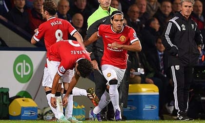 Tiết lộ lý Radamel Falcao phải ngồi dự bị
