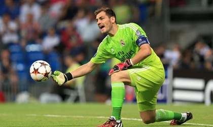 Casillas vượt qua Raul trên bảng vàng thành tích