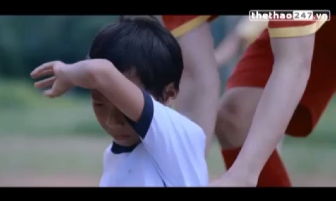 VIDEO: Quảng cáo đầy xúc động của Công Vinh và các đồng đội