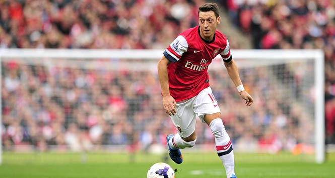 Ozil bất ngờ lên tiếng muốn đến Man City