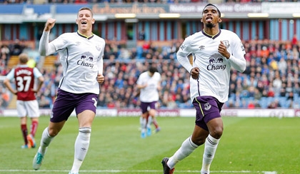 Samuel Eto'o tỏa sáng, Everton nhẹ nhàng đánh bại Burnley
